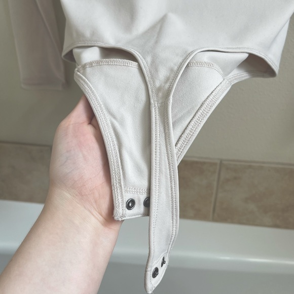 New! A&F Beige/Cream Bodysuit - Picture 4 of 4